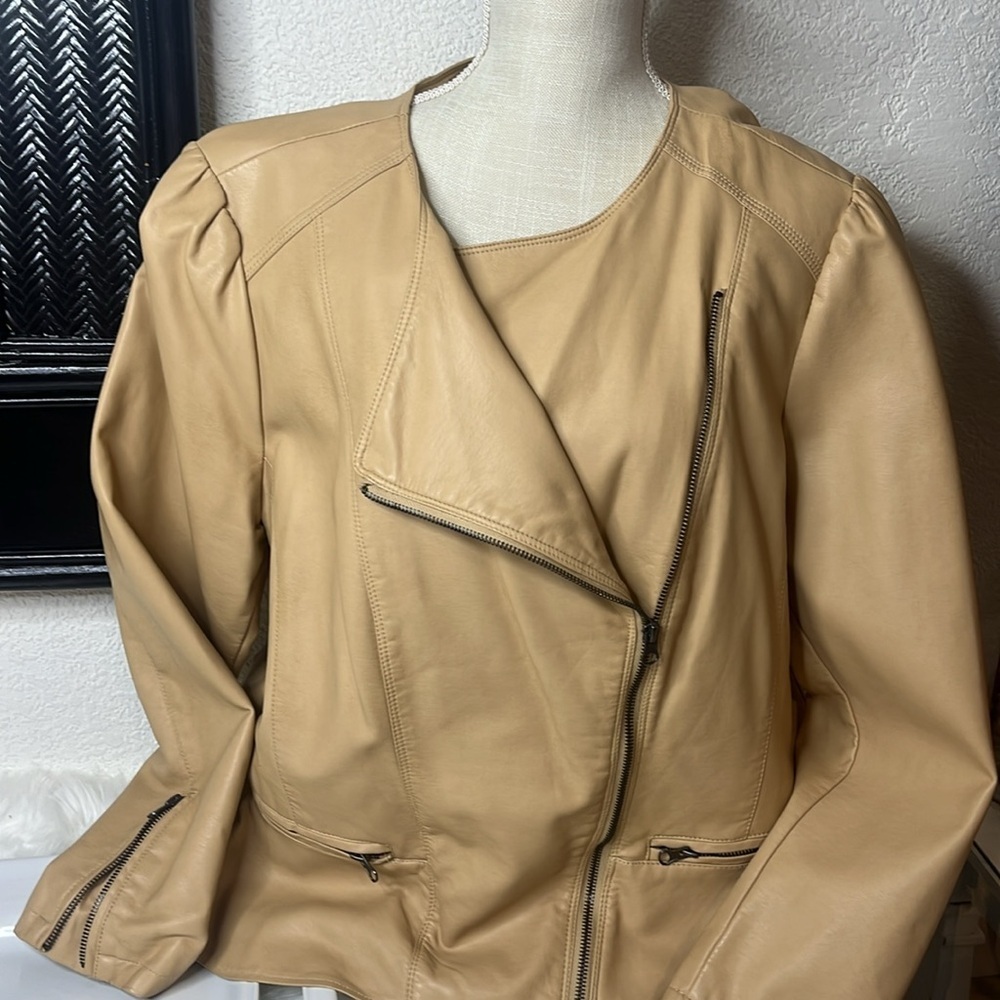 VEGAN LEATHER RUFFLED PEPLUM CAMEL COLORED MOTO STYLE JACKET - Picture 4 of 12